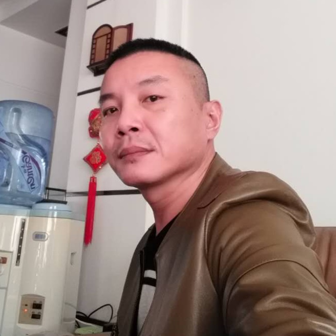 50岁大叔照片头像