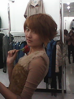 ⒈个卑微的 钕子