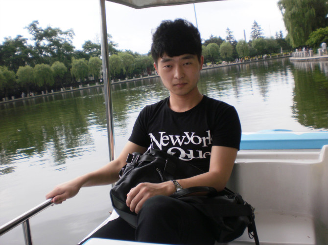 香煙點(diǎn)燃情緒