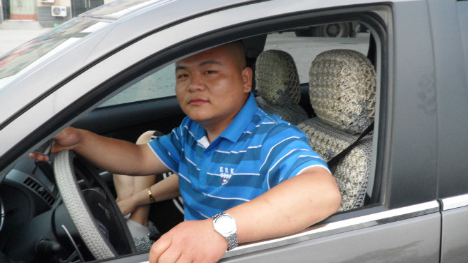 獨(dú)自風(fēng)雨中