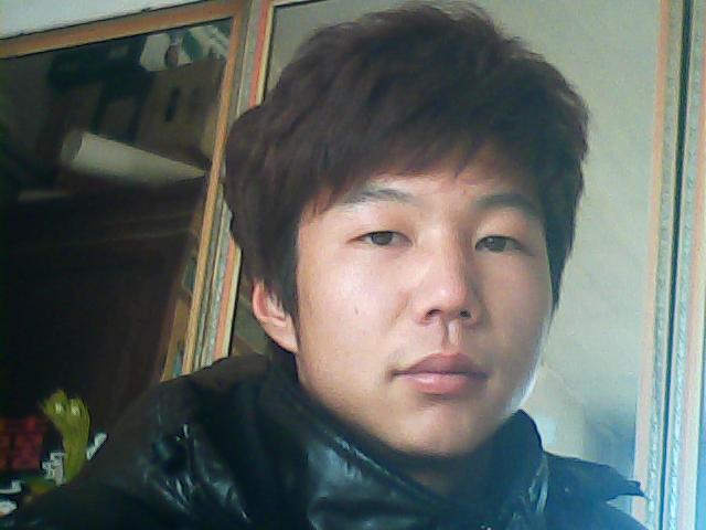 腼腆男