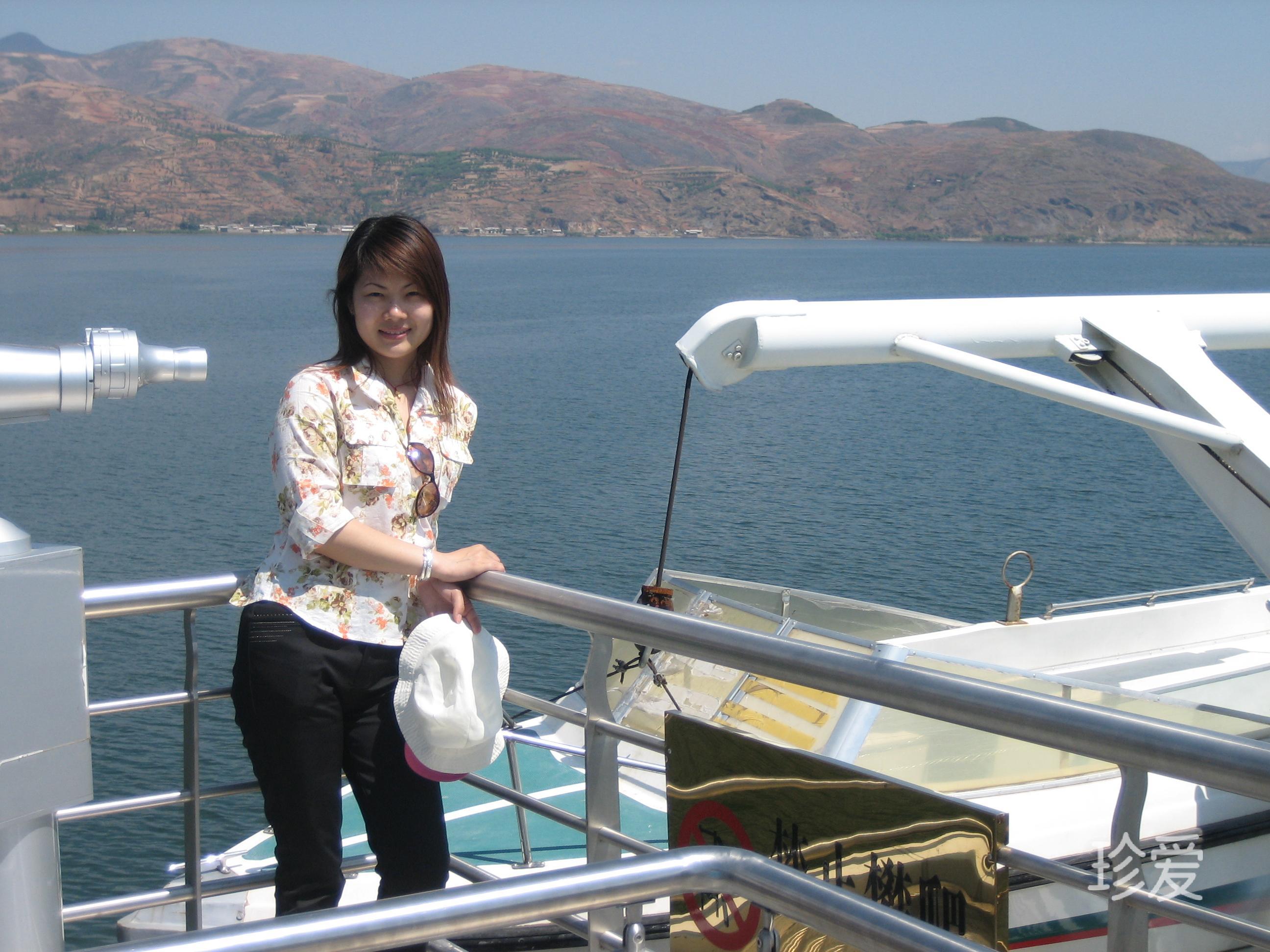 云想衣裳花想容