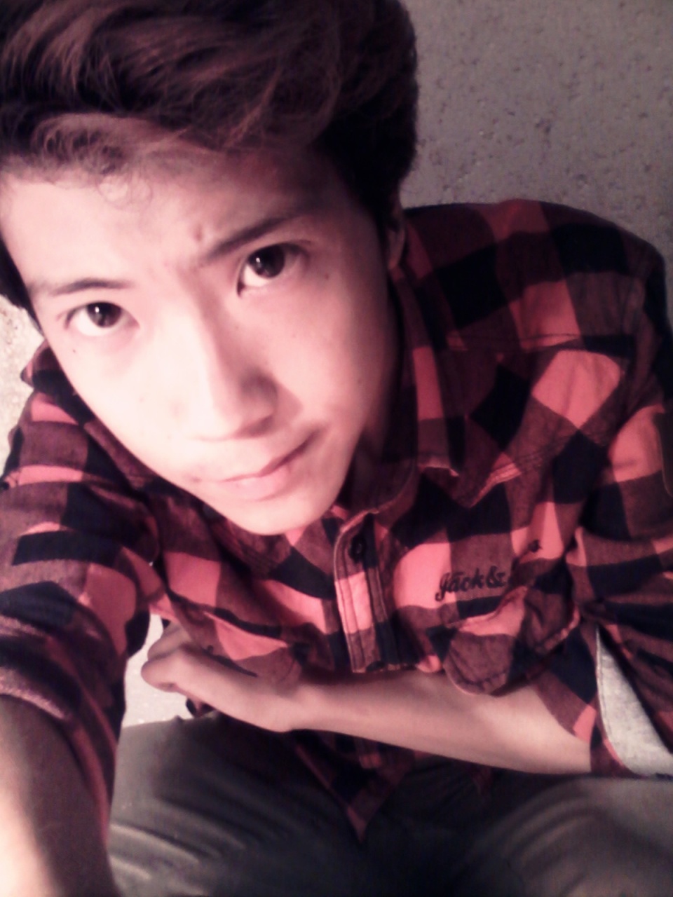 刺眼的日光。