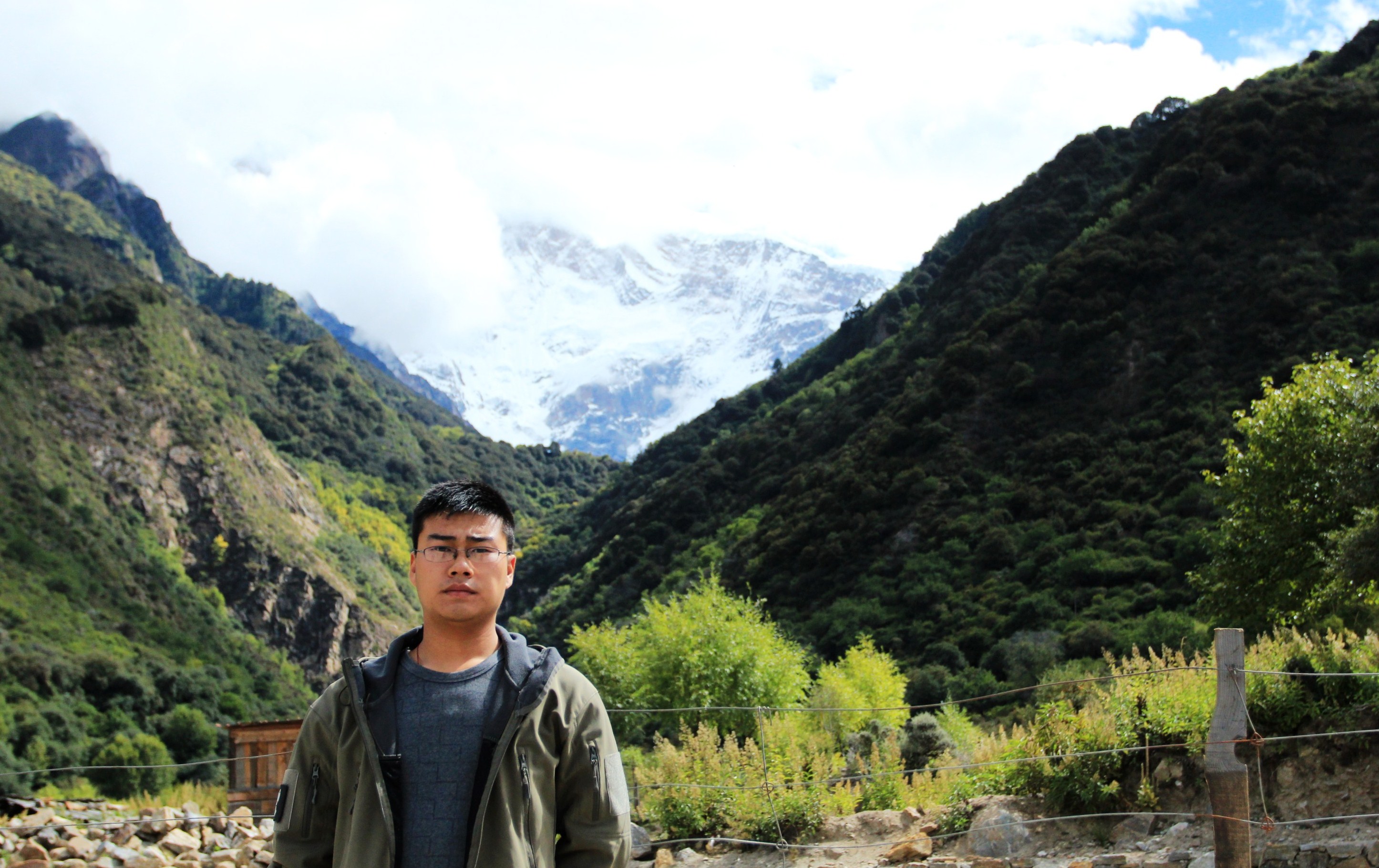 鮮花，滿樓。