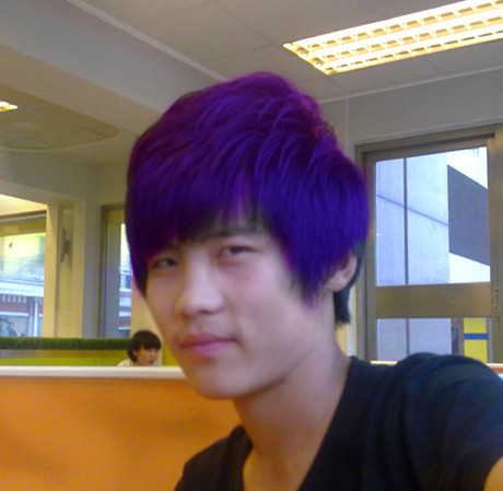 賣萌的摳腳大漢