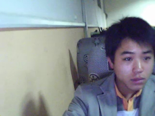 大熊牽著小熊走