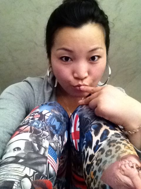 女人天生爱化妆