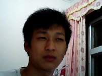 那笑扯痛了嘴角