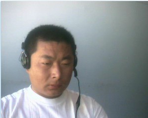 黄昏后的巴黎街