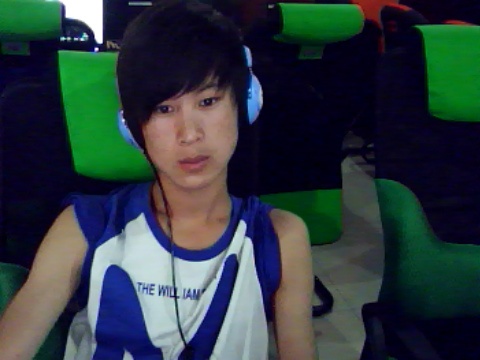 本少爺不屑nI的吻