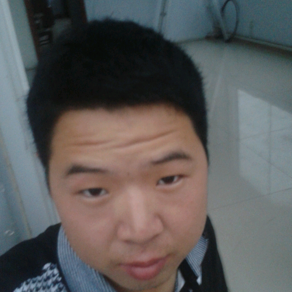 单眼皮男孩