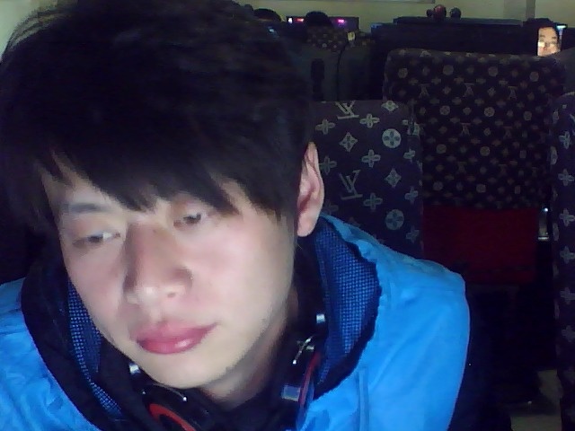 ╭ァ此情①殇丶