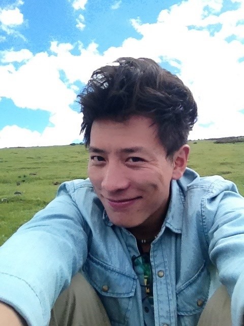 向太阳炫耀的男人