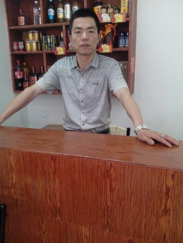 花眏碧水我独怜