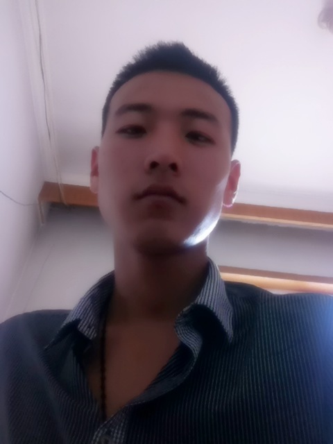 丶感性小男人。