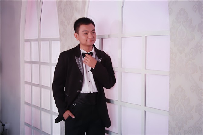 倾国倾城的小男人