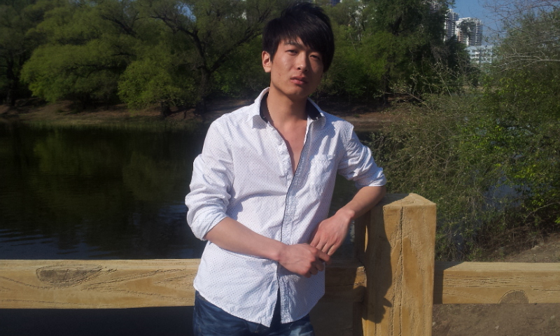 仰望天空的藍(lán)