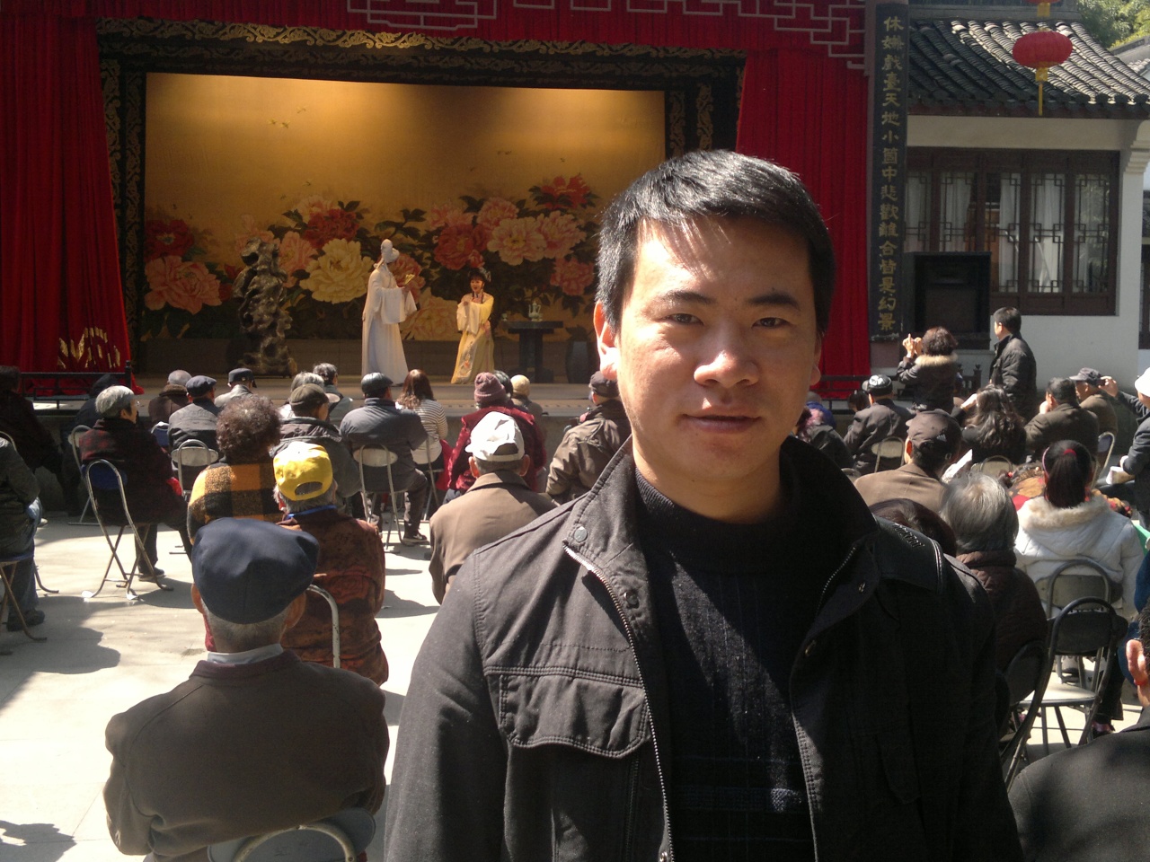 白云背后的藍(lán)天