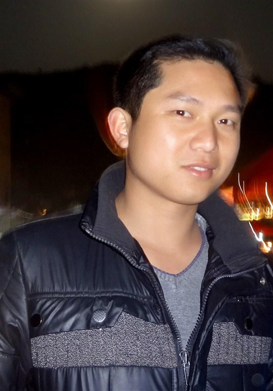 透過(guò)指間的愛(ài)戀