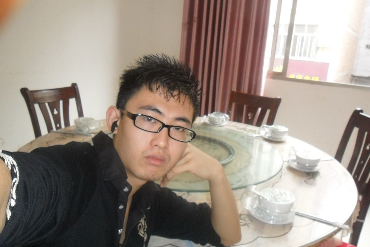 走在孤單的路上