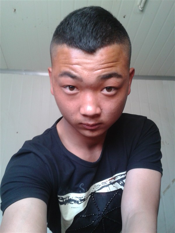 繼續(xù)偽裝的笑