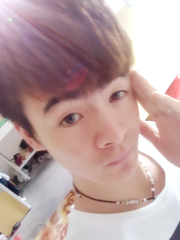 半世輕浮丶洗禮了誰的??