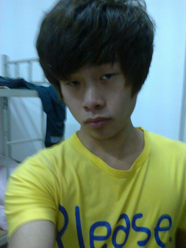 听着歌??流着泪??想着??