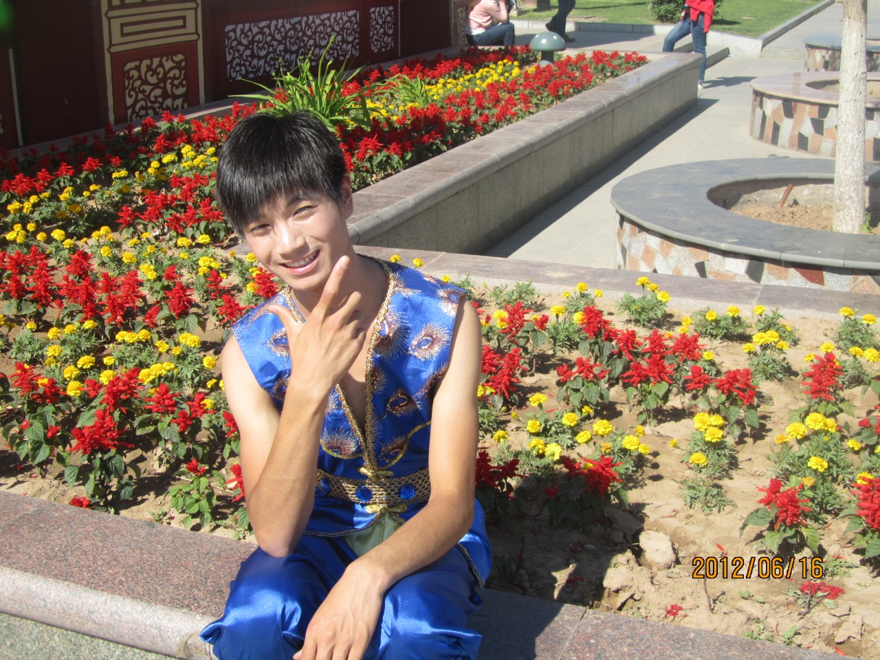 陽關總在風雨??