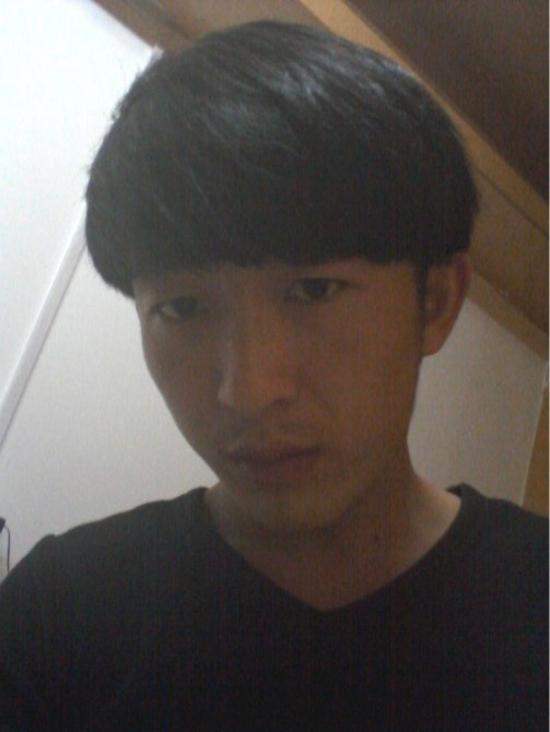 半瘋半傻半顆??