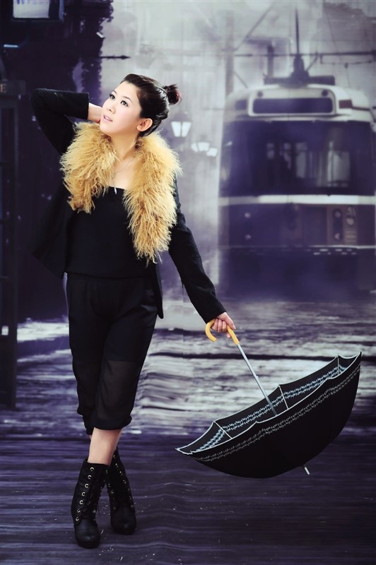 表里如一的女??