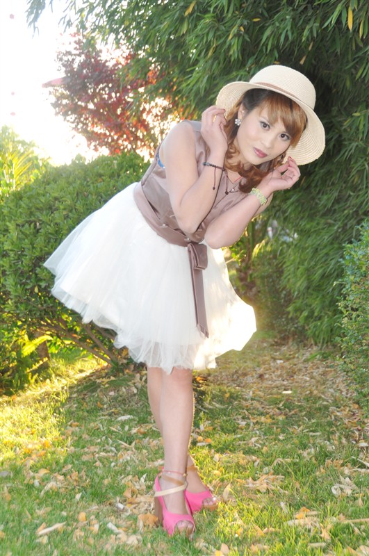 高脚杯残留的液体