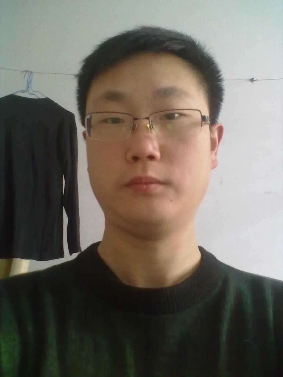 老实的孩??