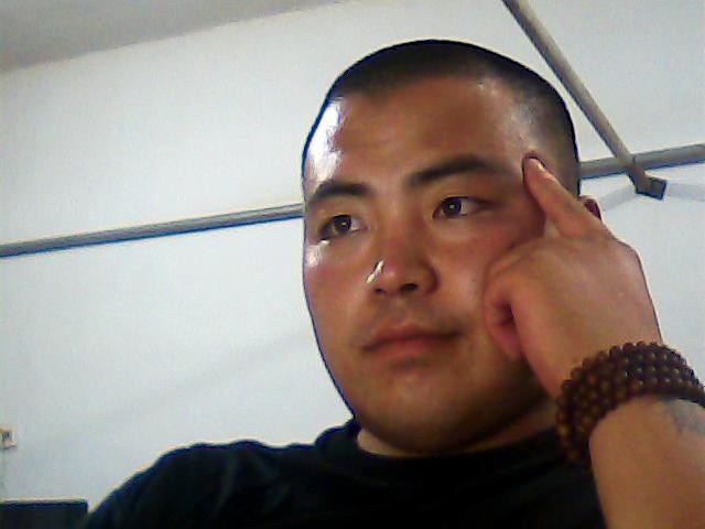 微笑、掩蓋憂??