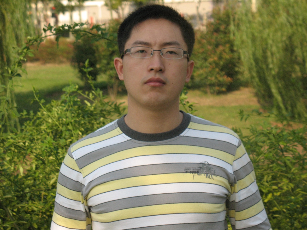 最喜欢阳光和绿色