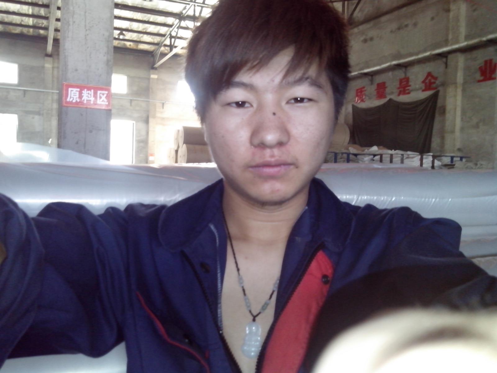 一个温柔的小男生