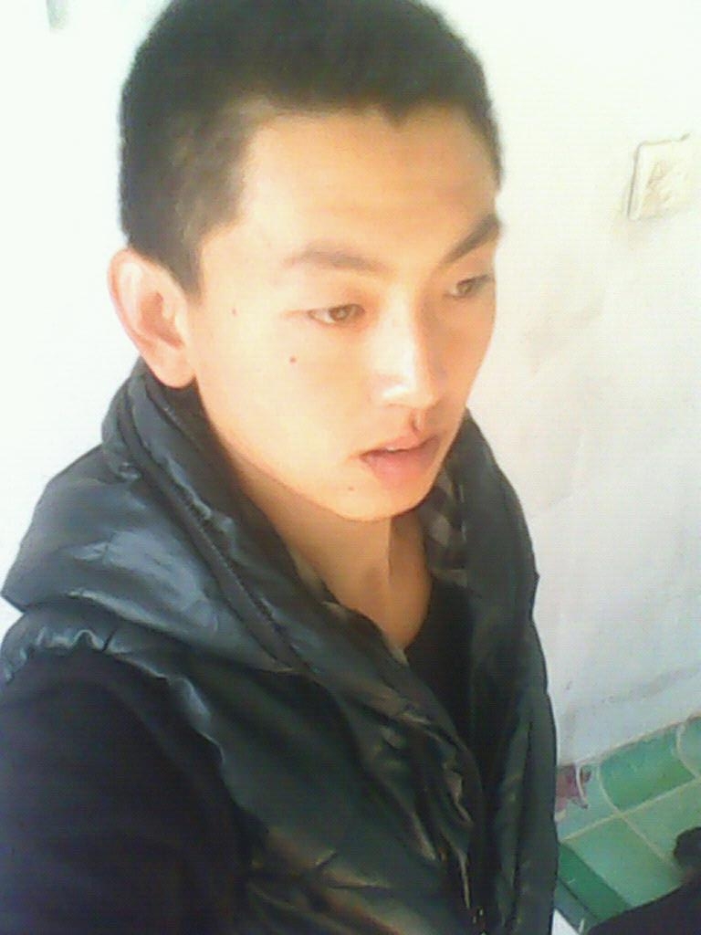 小帅哥来相亲相爱