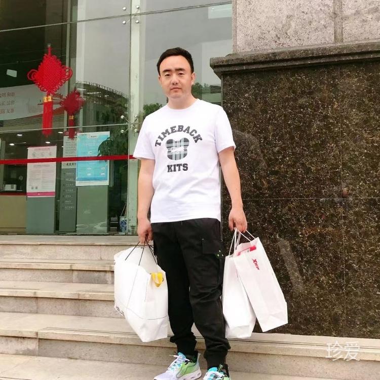 陽光帥氣的大哥哥