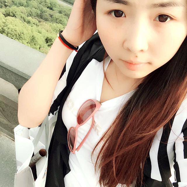 ?愿做向日葵的糖果姑娘?