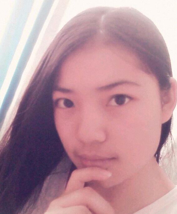 苍白女子