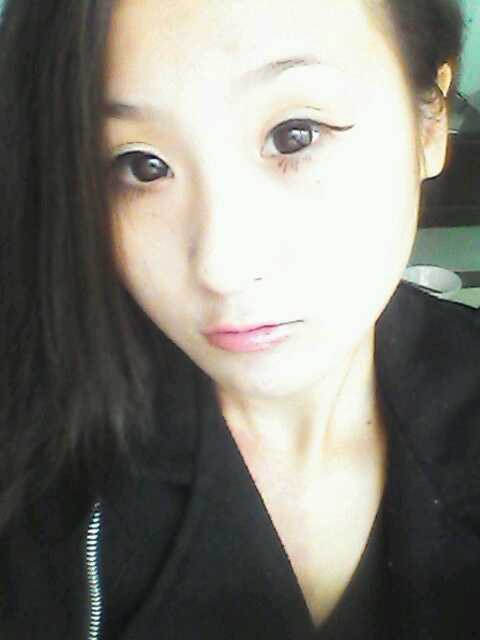 洗盡鉛華呈素姿