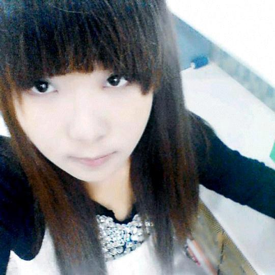 素衣白裳君莫笑