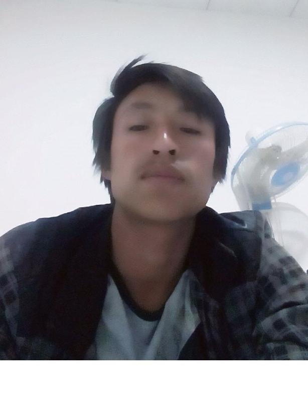 穿著禮服等新娘