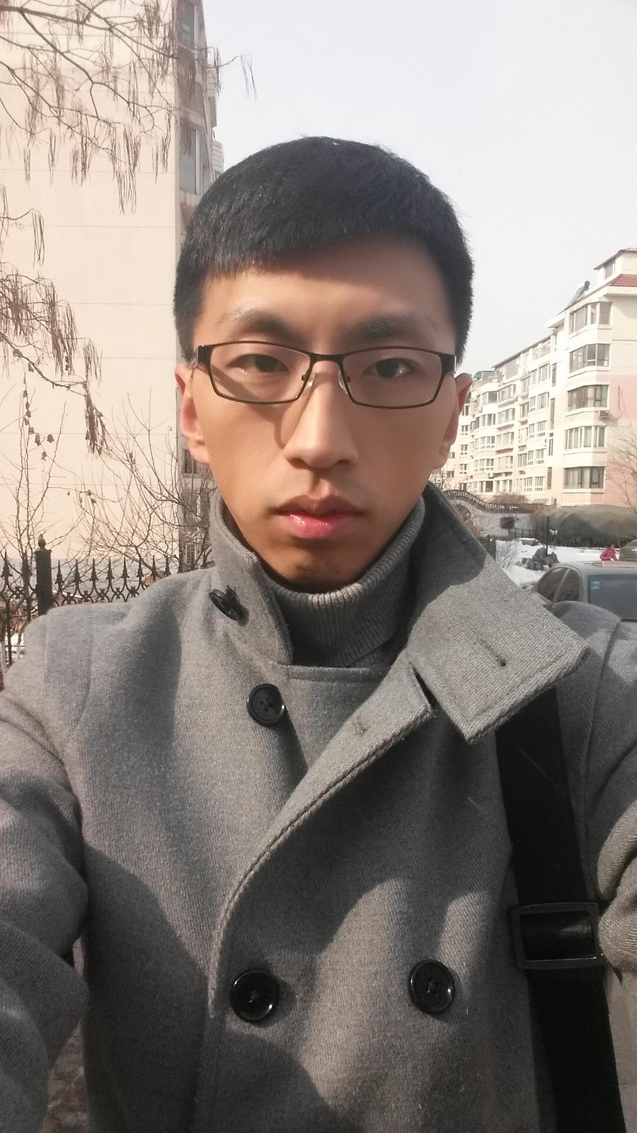 有點(diǎn)小靦腆