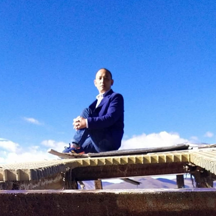 無(wú)緣手拉手