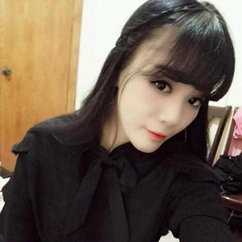 牽狗遛貓的妹子