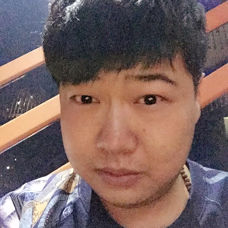 搖晃的紅酒杯Cc