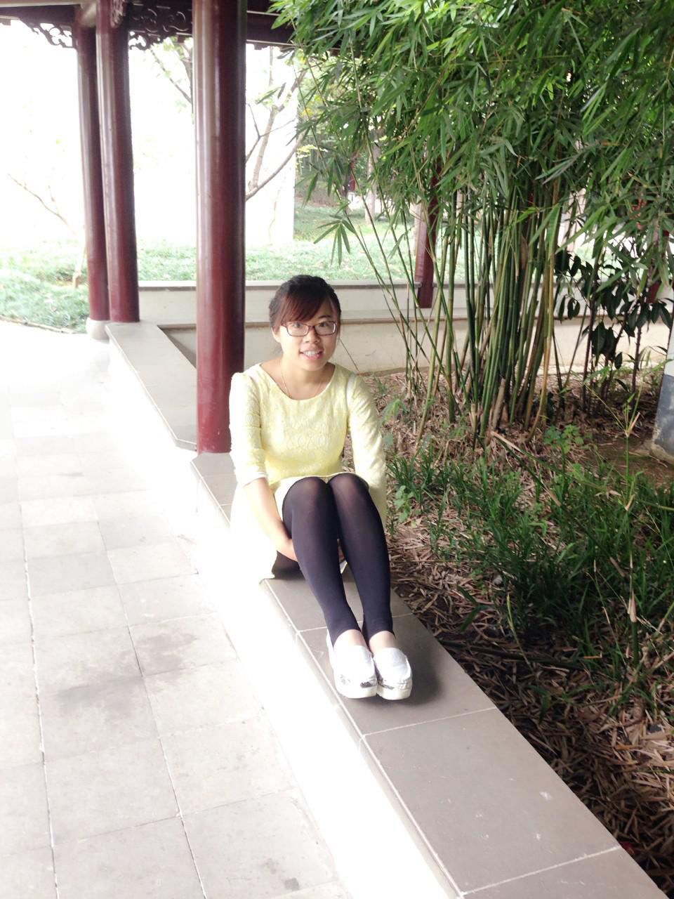 溪边香柏树