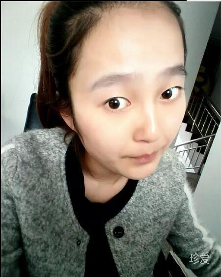 一半明媚一半忧伤