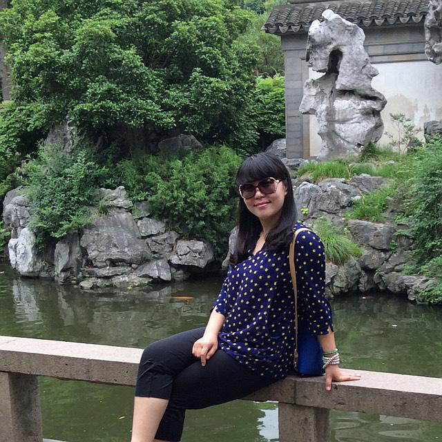 不傾城的明媚女子