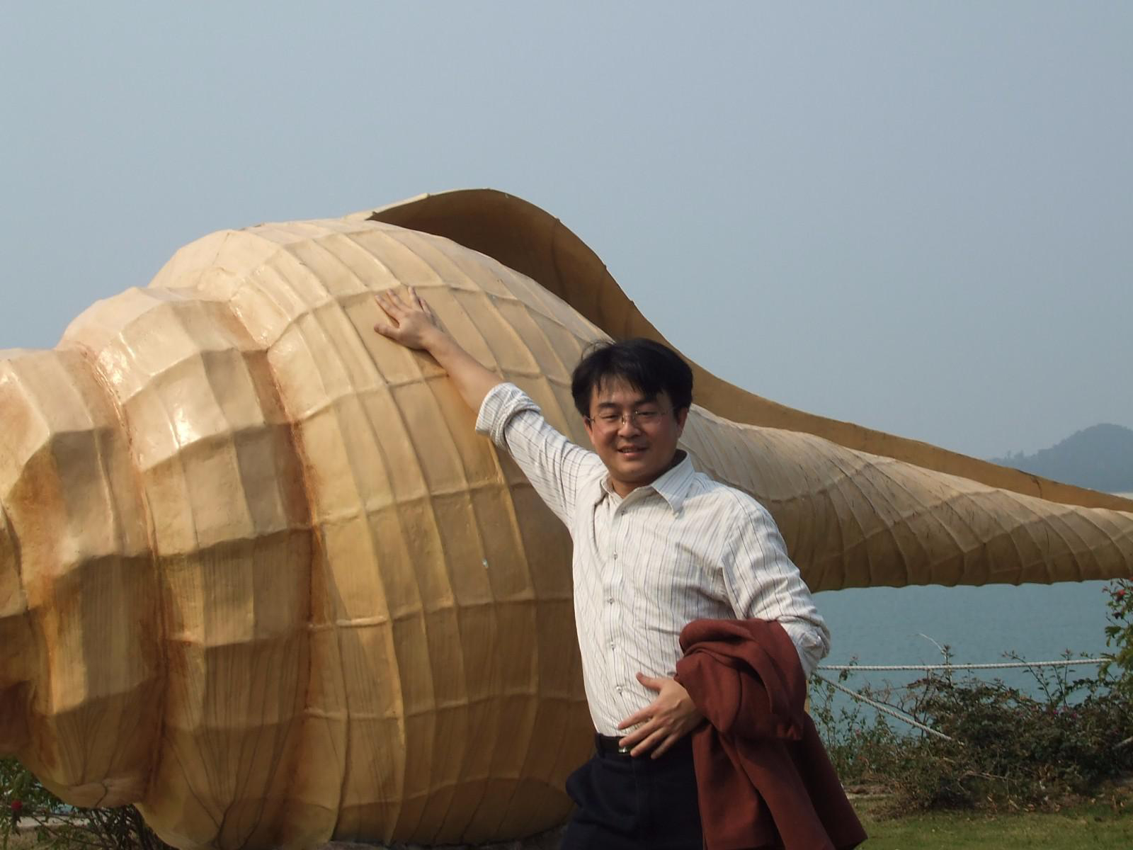 牽著手，暖著心